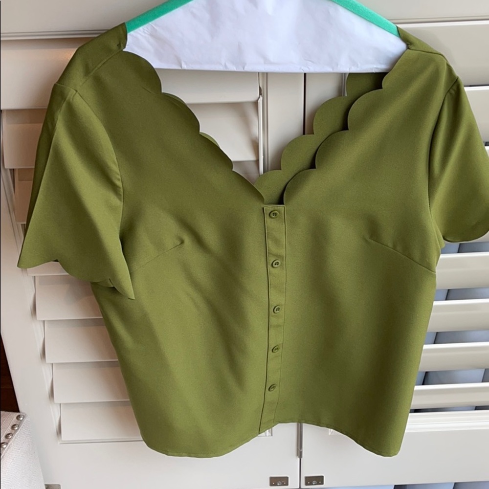 Faux button, scalloped v neck  blouse/top